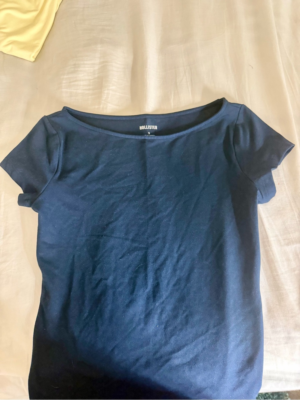 Hollister Women's Dark Blue Scoop Neck Short Sleeve Tee